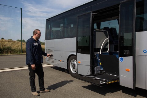 Mise en main et livraison d'un autocar après réparation dans les ateliers Global Bus